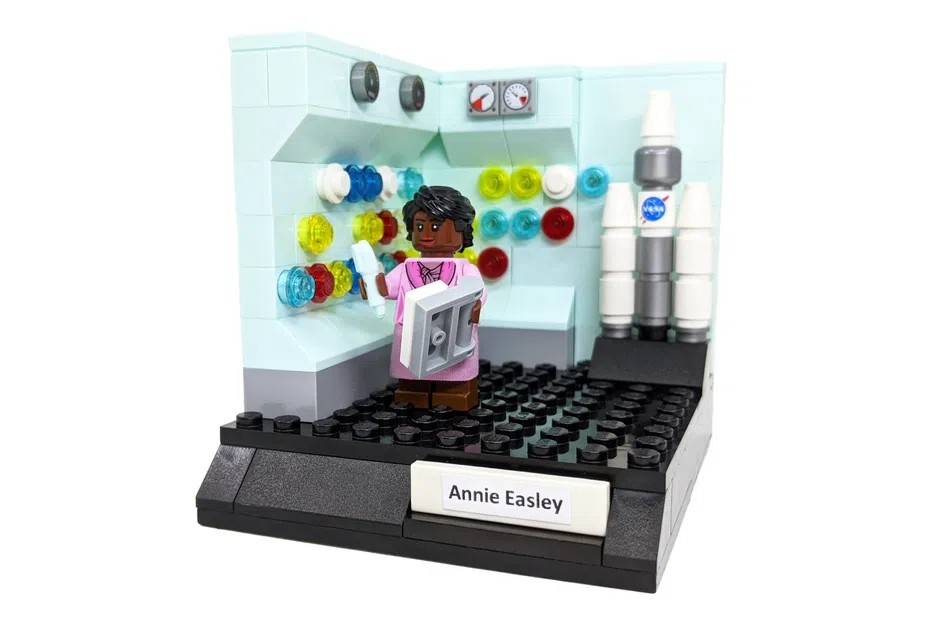 LEGO Ideas women of computing 4