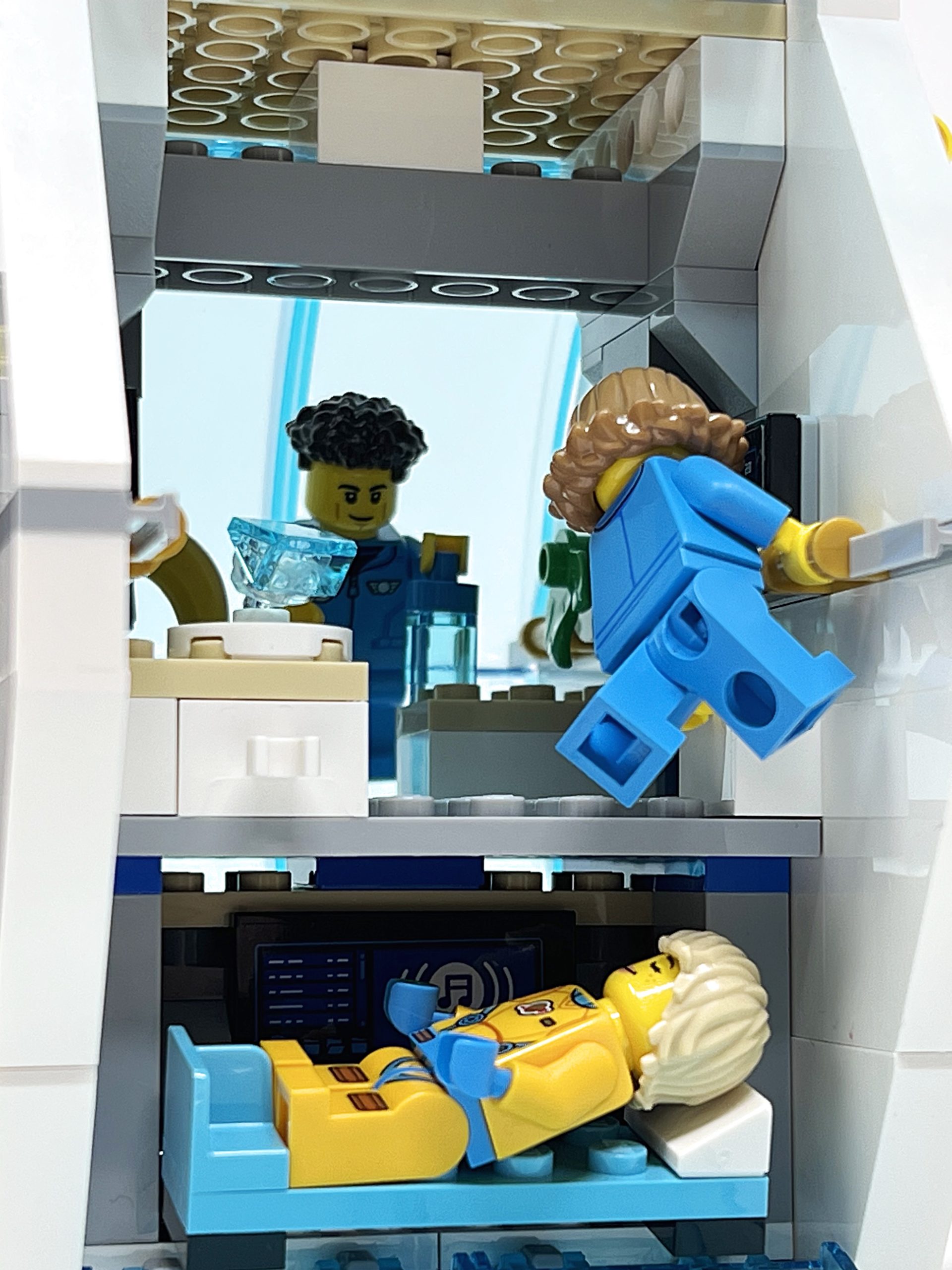LEGO CITY 60349 Lunar Space Station review 8 scaled
