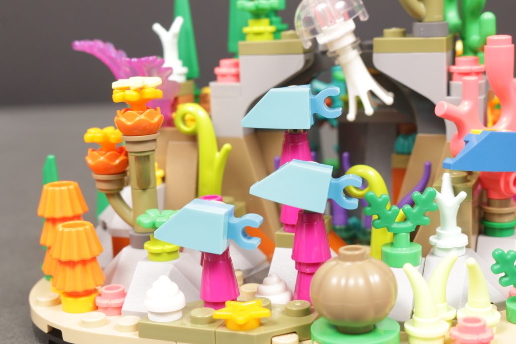 LEGO 40783 Coral Reef Diorama gift with purchase review 9 1024x683
