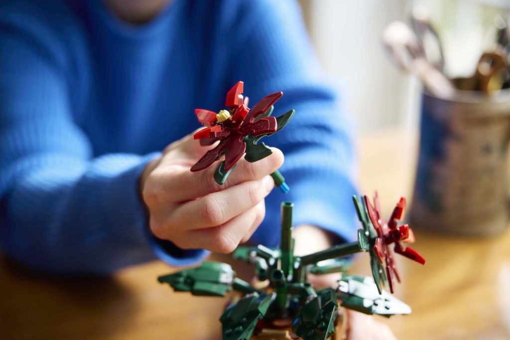 LEGO Icons Botanical Collection 10370 Poinsettia 7 1024x683