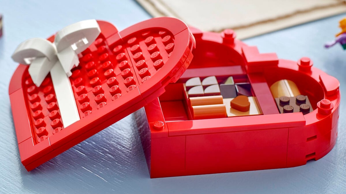 Surprise LEGO GWP appears shoppers in the US