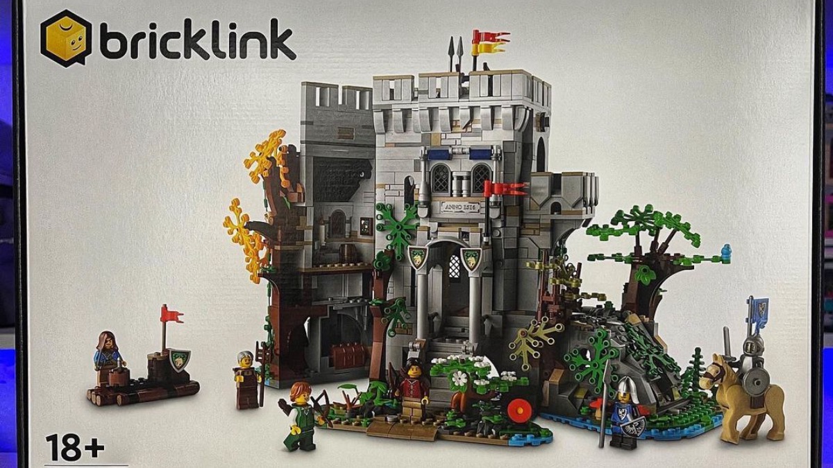 First look at LEGO 910001 The Castle in the Forest in the flesh
