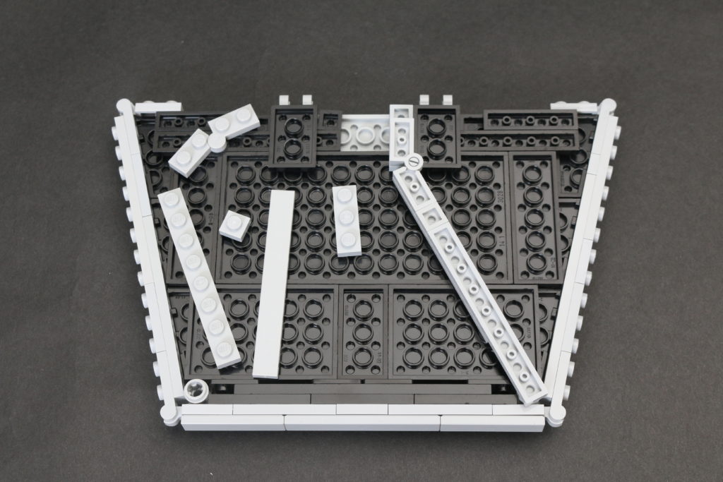 Build a LEGO Mandalorian Outland folding TIE Fighter 9