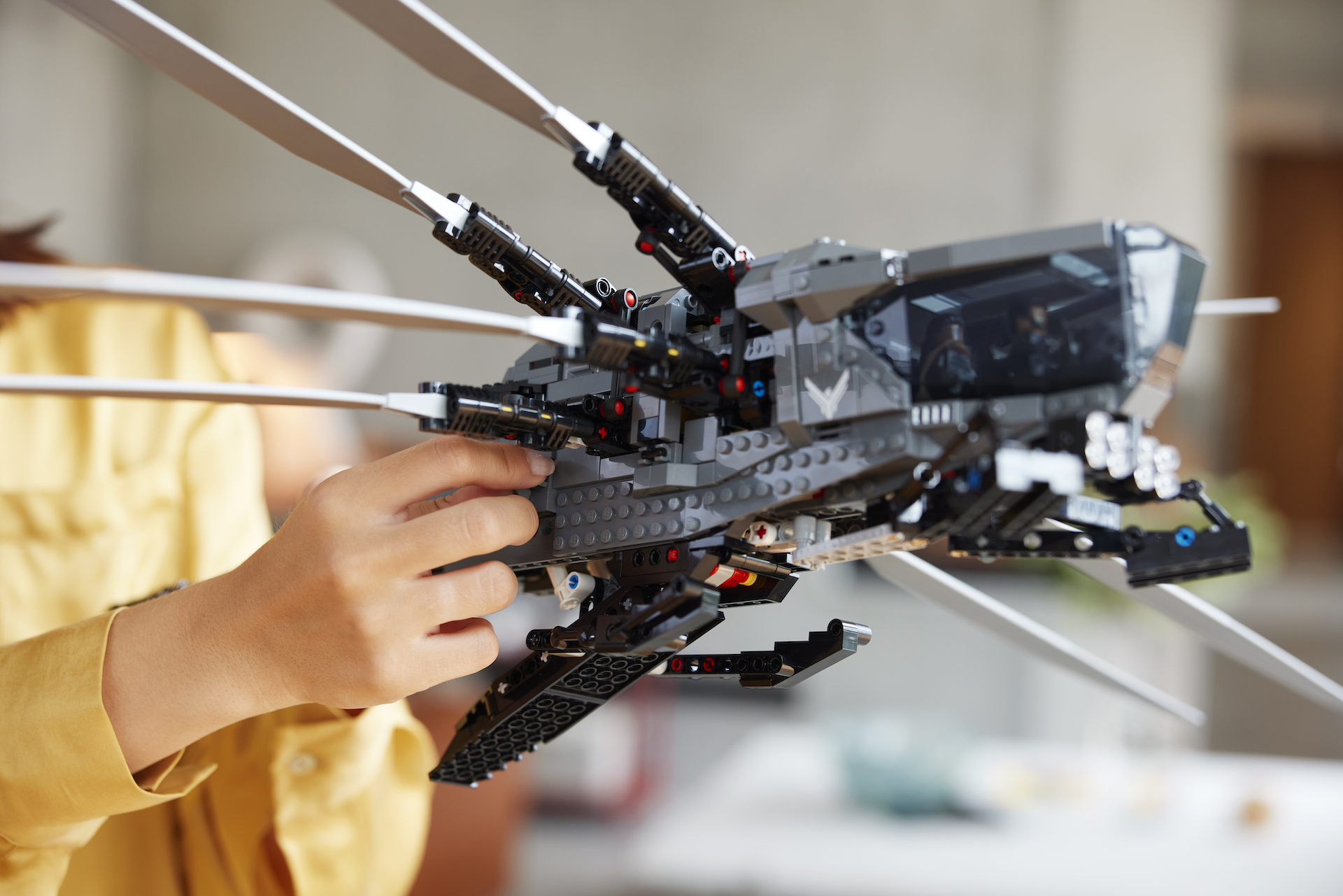 Comparing LEGO Icons 10327 Dune Ornithopter to its movie counterpart