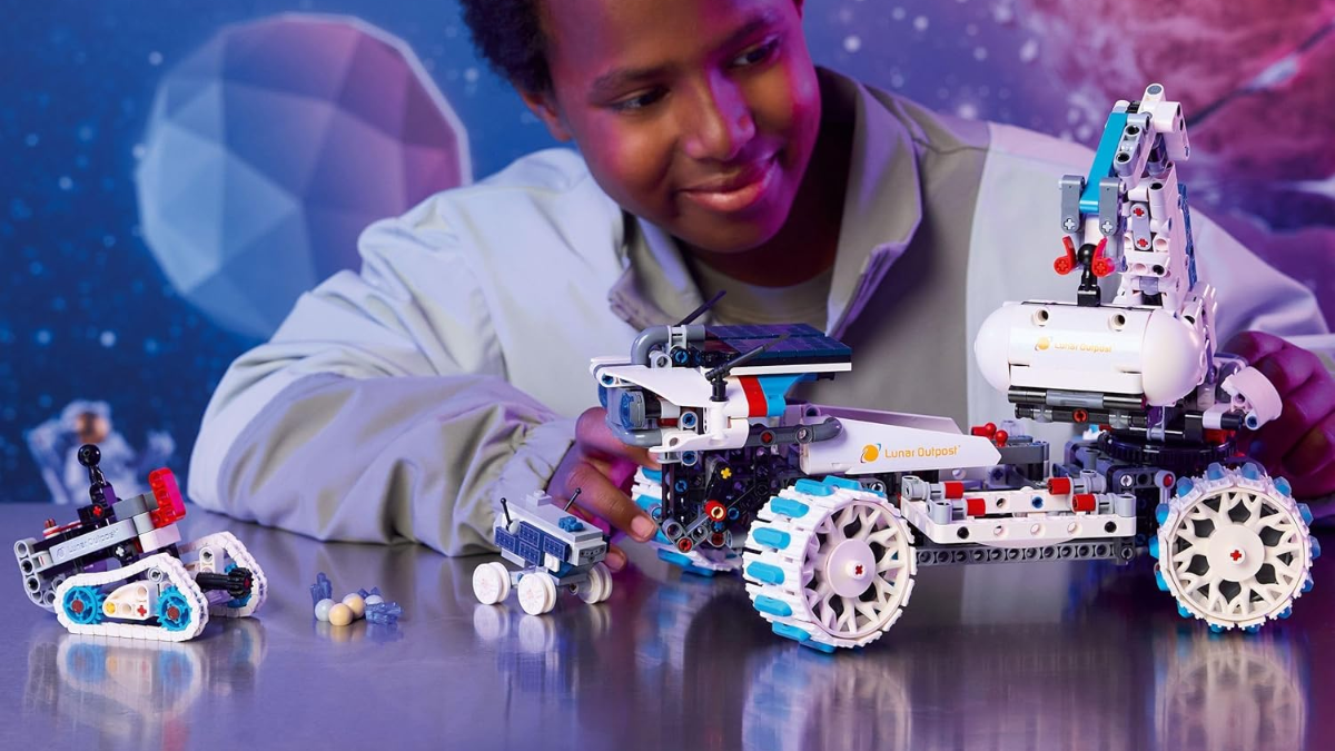 Save 40% on retiring LEGO Technic set with exclusive piece
