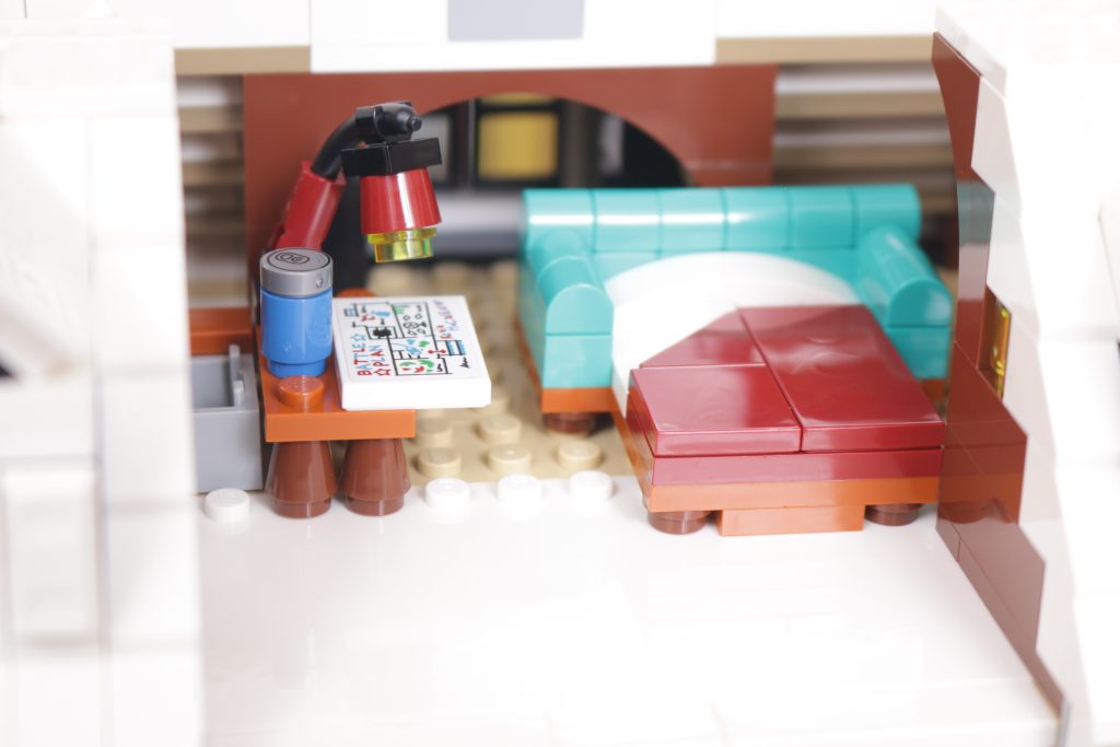 LEGO Ideas 21330 Home Alone review rebuild feature 8 1024x683