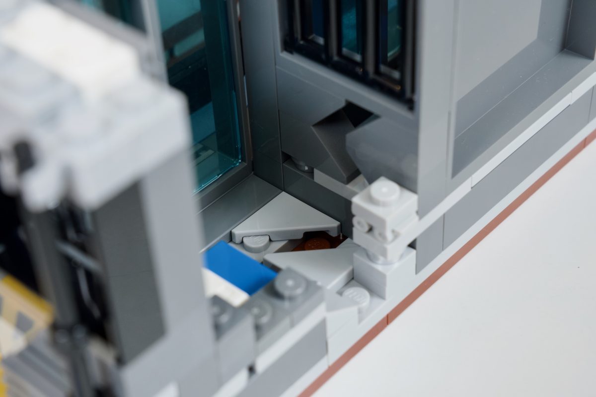 LEGO Batman DC 76300 Arkham Asylum mod 19 1200x800