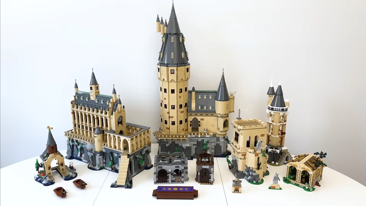See all LEGO Harry Potter Hogwarts Castle sets combined