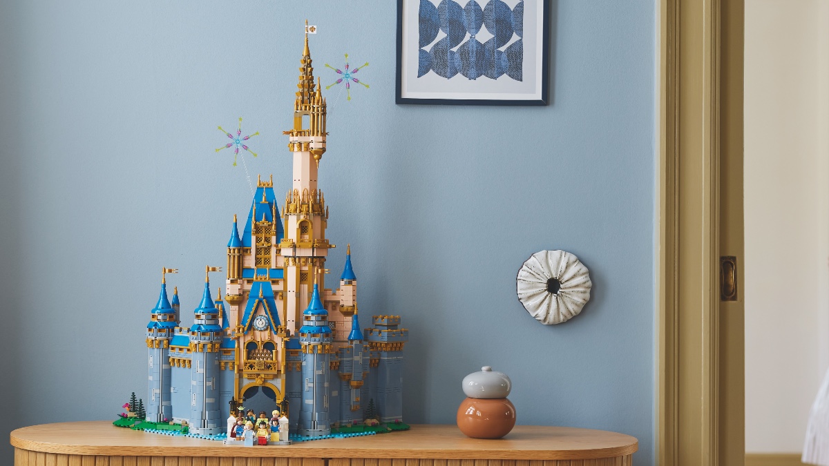 Five LEGO Star Wars, Disney and Marvel sets to score both new GWPs