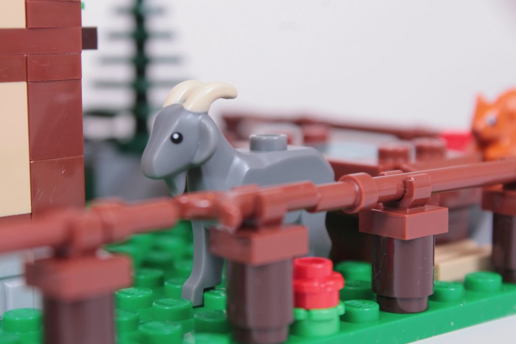 LEGO Icons 10332 Medieval Town Square review 35 1024x683