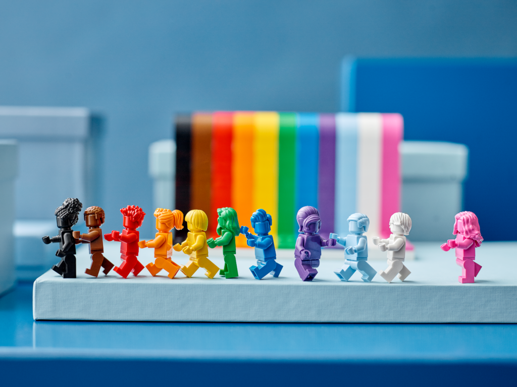LEGO 40516 Everyone is Awesome 19