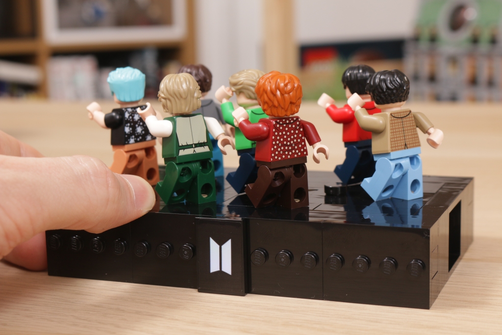 LEGO Ideas 21339 BTS Dynamite Bangtan Boys Jin Suga j hope RM Jimin V Jung Kook review 86 1024x683