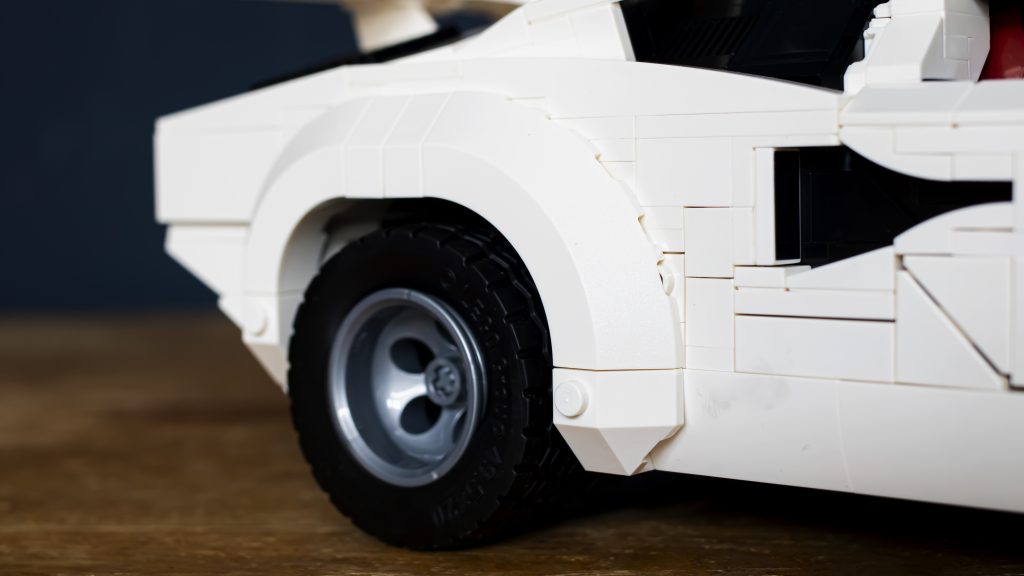 LEGO Icons 10337 Lamborghini Countach 5000 Quattrovalvole 22 1024x576