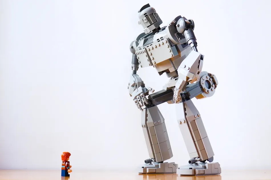 LEGO Ideas The Iron Giant 5