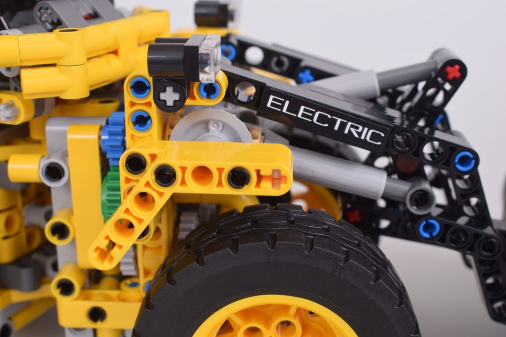 LEGO Technic 42209 Volvo L120 Electric Wheel Loader review 8 1024x683