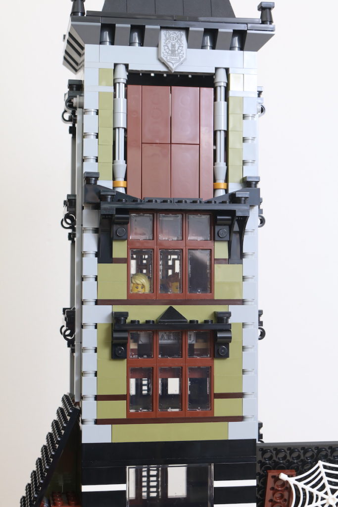 LEGO Fairground Collection 10273 Haunted House review 42