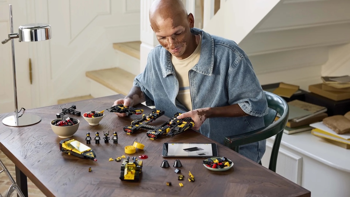 'We need a villain': LEGO Blacktron Renegade designed to pair with another nostalgic build
