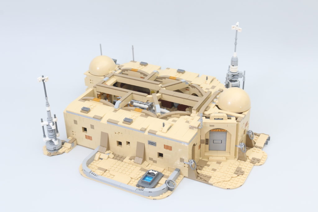 LEGO Star Wars 75290 Mos Eisley Cantina review 31