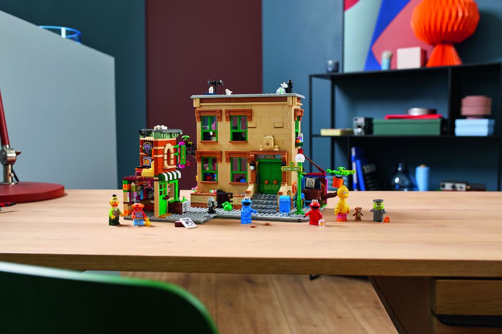 LEGO Ideas 21324 Sesame Street 18