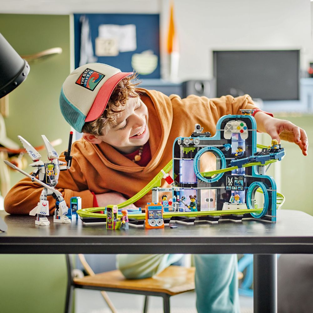 LEGO City 60421 Robot World 8