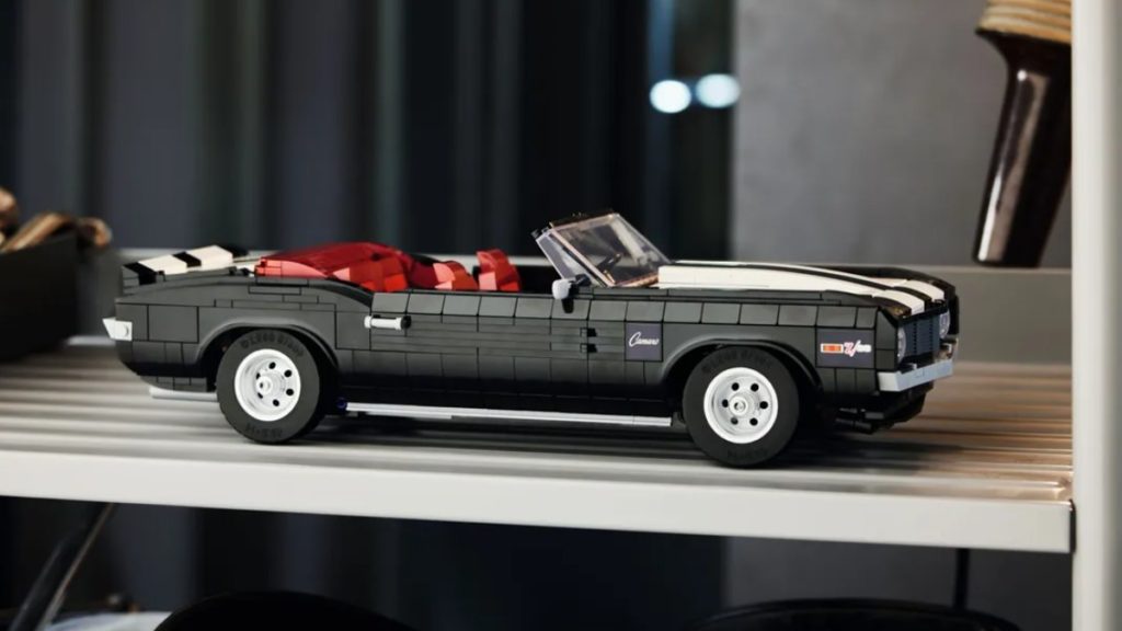 lego 10304 chevrolet Camaro z28 lifestyle 2 featured 1024x576