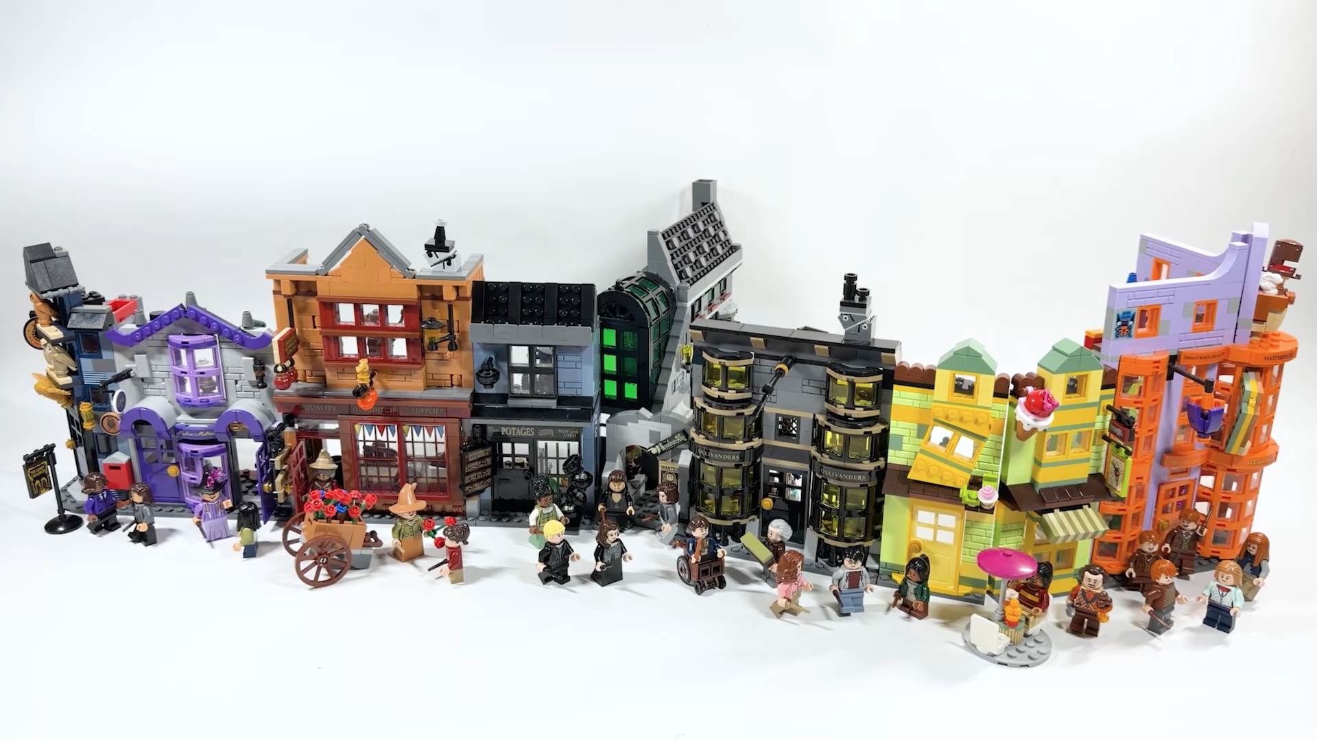 ASHNFLASH LEGO Harry Potter Diagon Alley arrangement June 2026-2